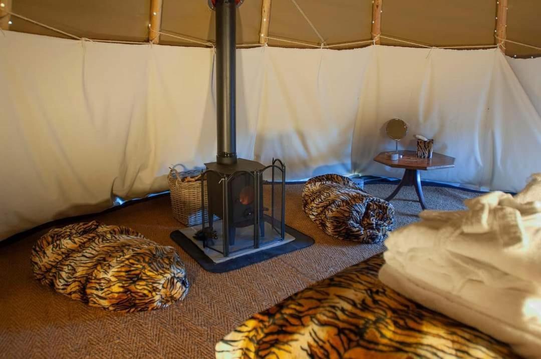Burtree House & Retreats Tipi With Secluded Hot Tub Ξενοδοχείο Thirkleby Εξωτερικό φωτογραφία