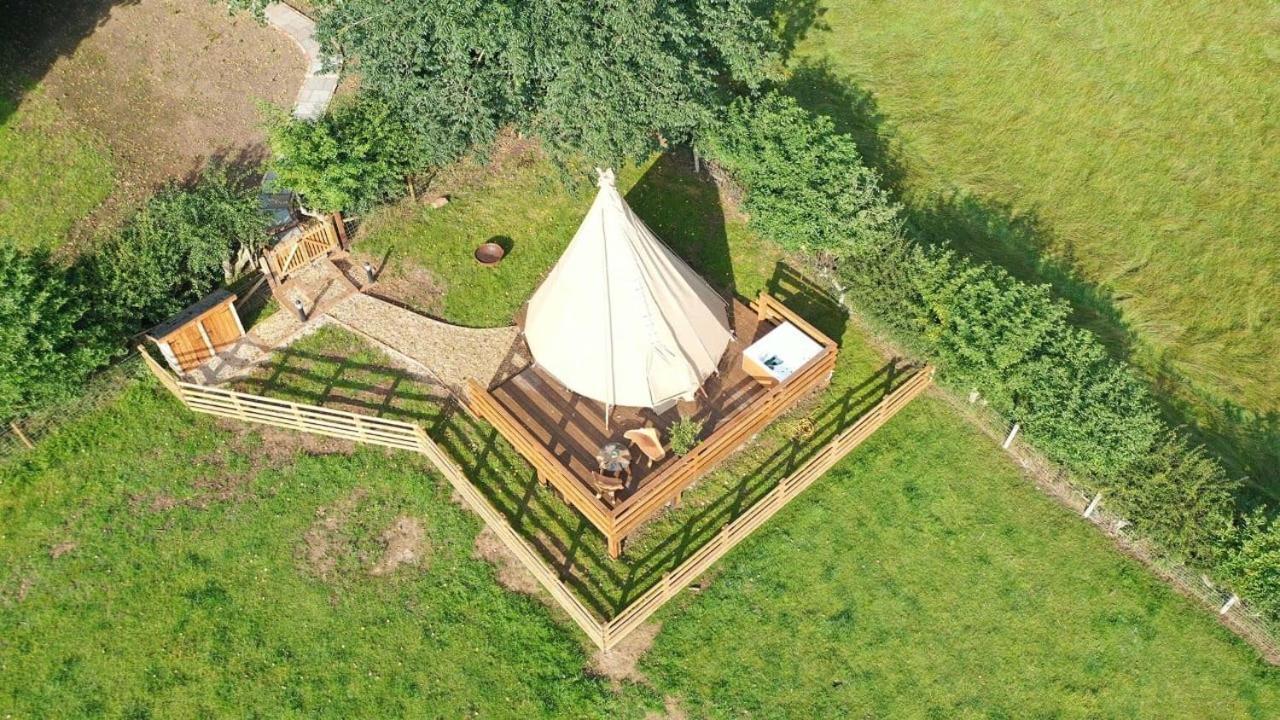 Burtree House & Retreats Tipi With Secluded Hot Tub Ξενοδοχείο Thirkleby Εξωτερικό φωτογραφία